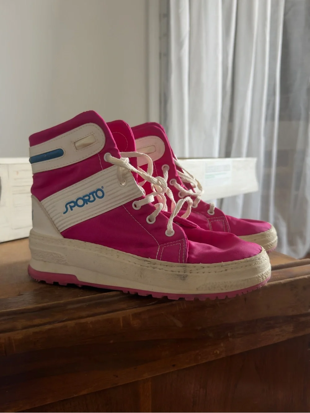 Vintage 80s Sporto Masters faux fleece lined high top apres-ski sneaker red-pink